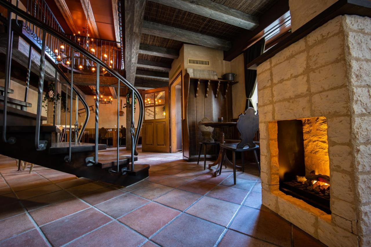 Peanut Medieval Lodge Saint-Ursanne Eksteriør billede