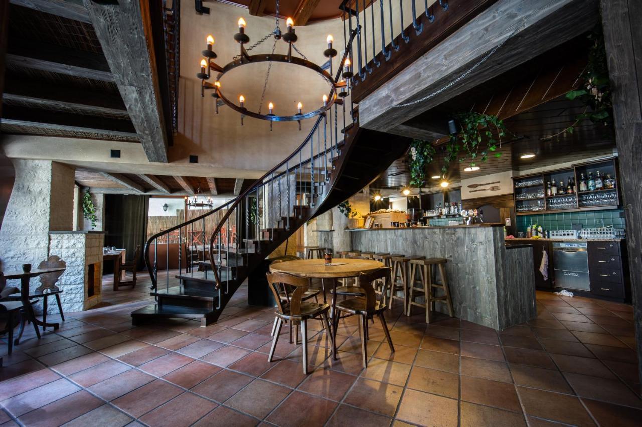 Peanut Medieval Lodge Saint-Ursanne Eksteriør billede